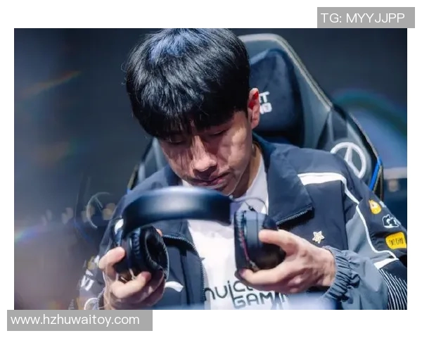 S15LOL与DOTA2交锋揭秘LNG选手个人能力的深度分析与探讨实时新闻